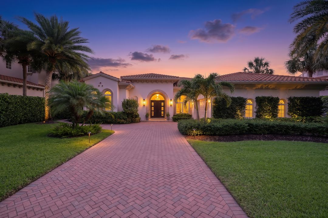 2048 Isla Vista Ln, Naples, FL 34105