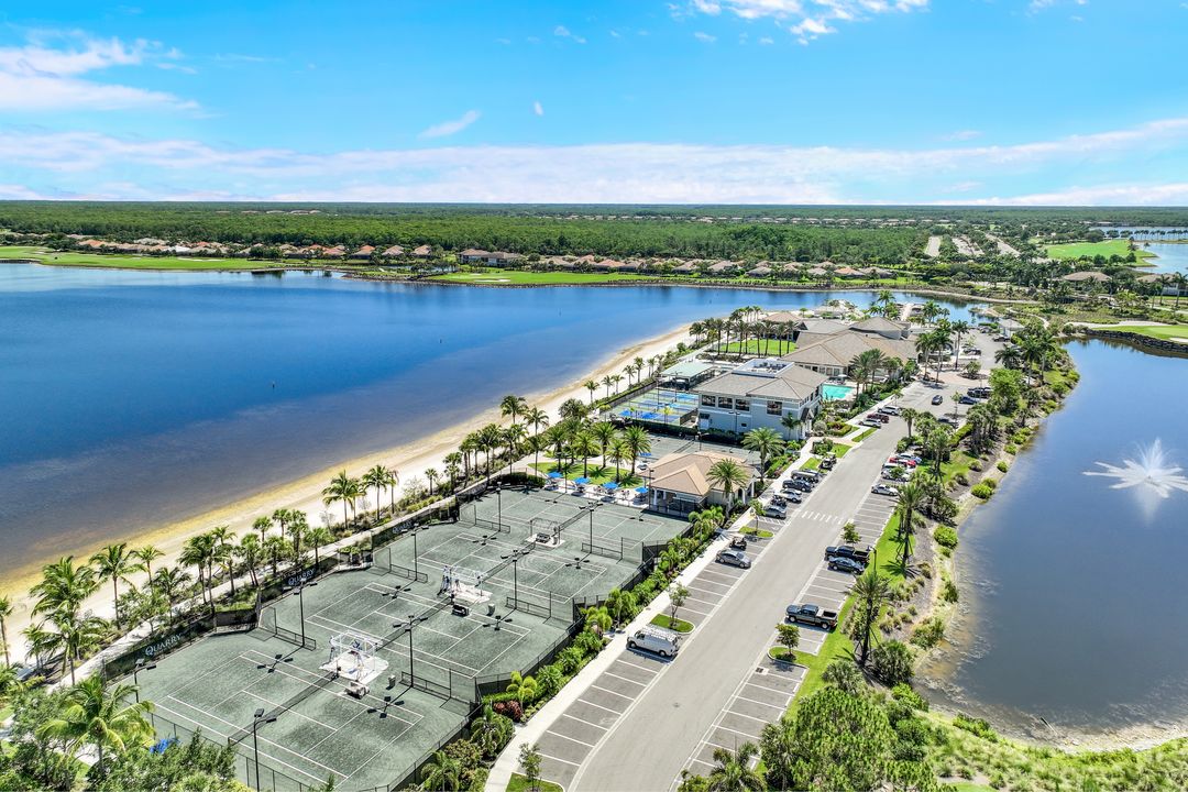 9305 Quarry Dr, Naples, FL 34120