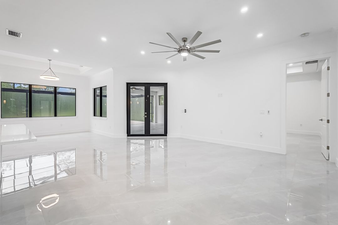 2840 Golden Gate Blvd W, Naples, FL 34120