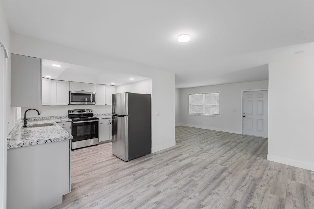 4906 York St, Cape Coral, FL 33904