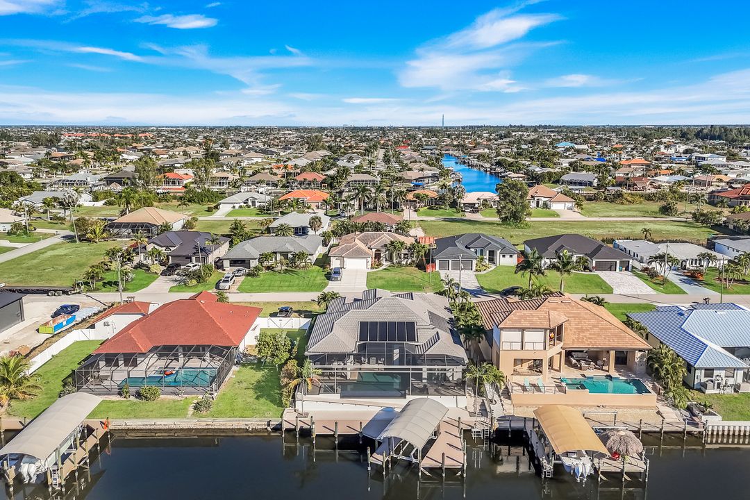 428 SW 39th Ave, Cape Coral, FL 33991