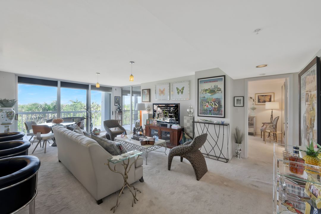 6573 Marissa Loop #303, Naples, FL 34108