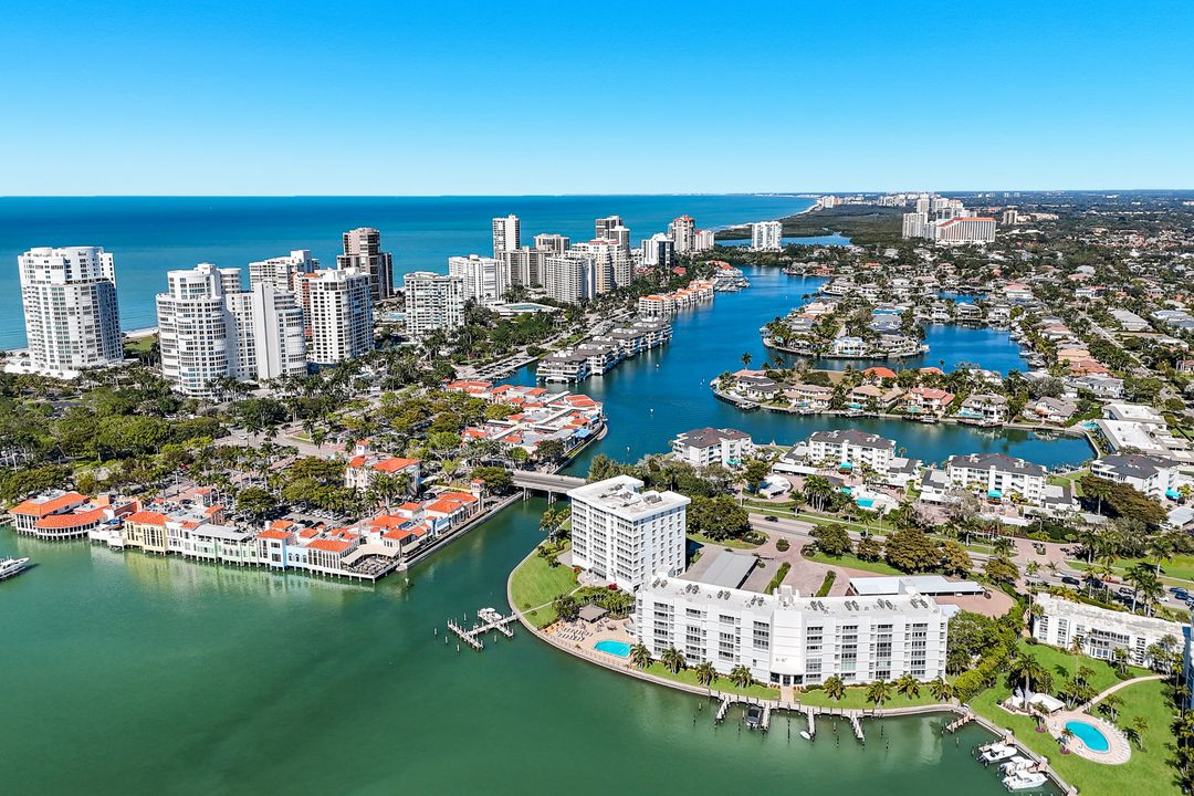 250 Park Shore Dr #701, Naples, FL 34103