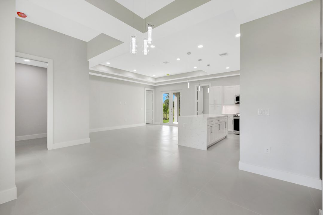 4321 60th Ave NE, Naples, FL 34120