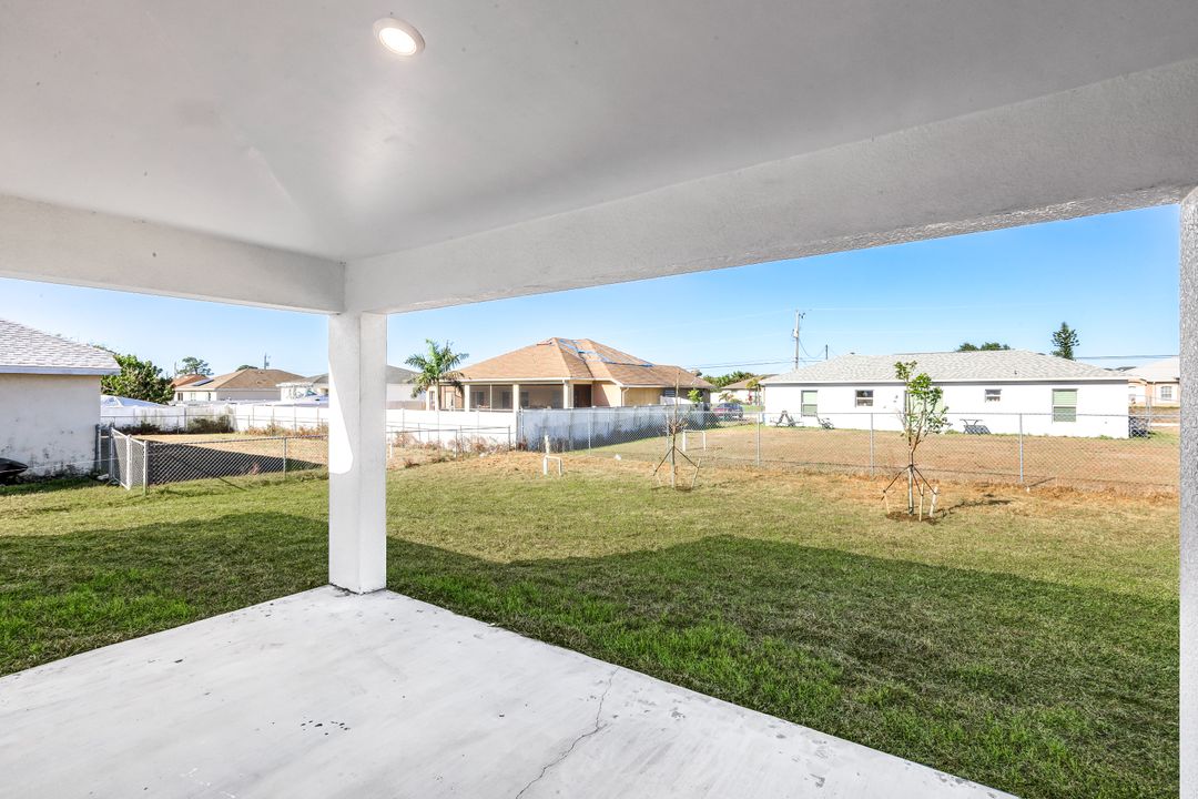 1702 NW 5th Pl, Cape Coral, FL 33993