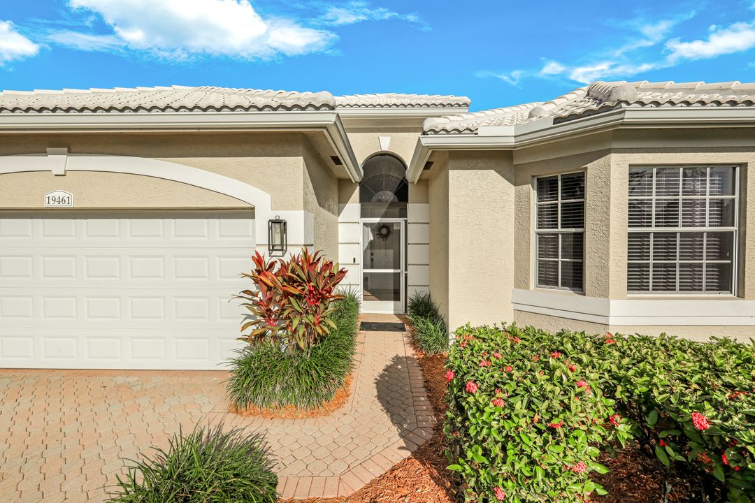 19641 Silver Oak Dr, Fort Myers, FL 33967