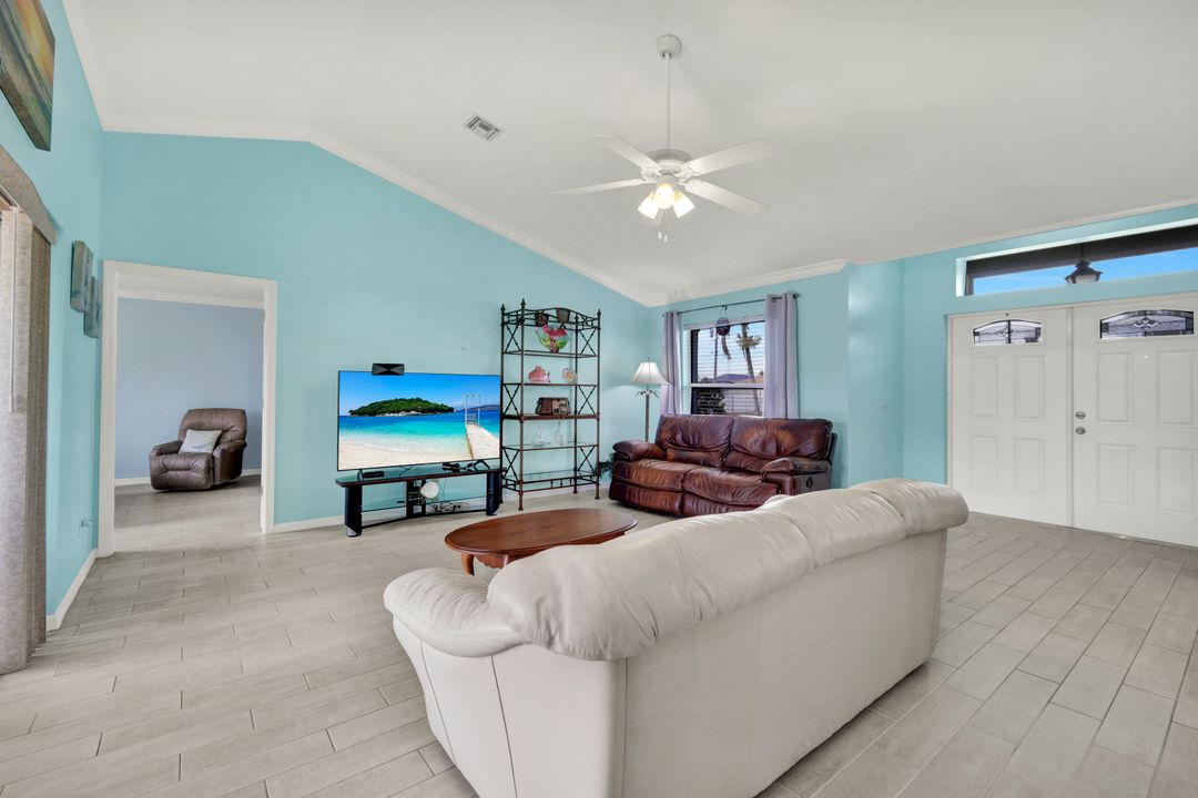 1718 SW 12th Ln, Cape Coral, FL 33991