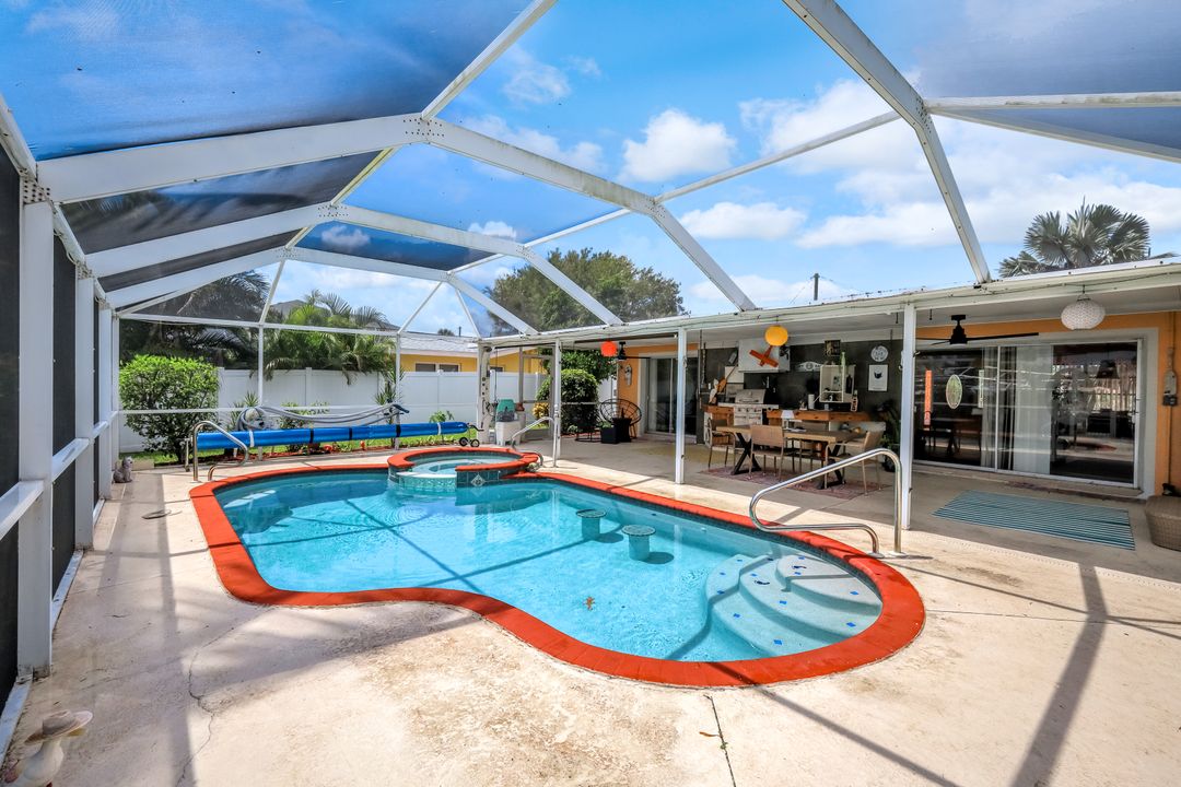 5333 Cocoa Ct, Cape Coral, FL 33904