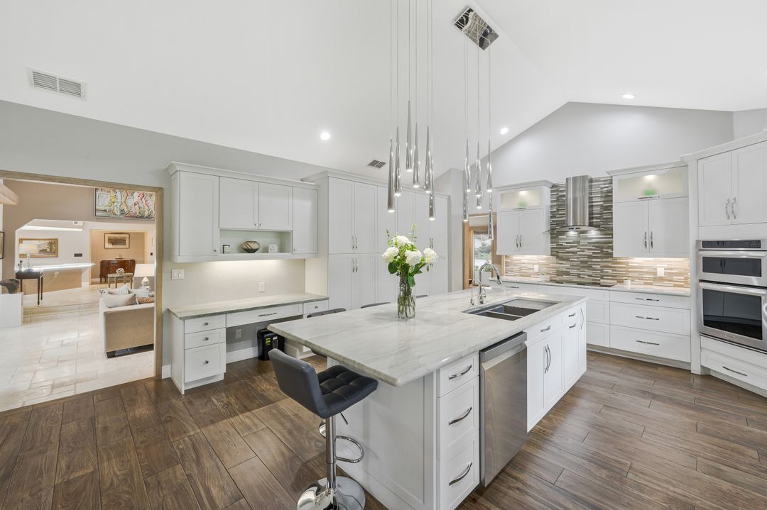 730 Bay Tree Ct, Naples, FL 34108