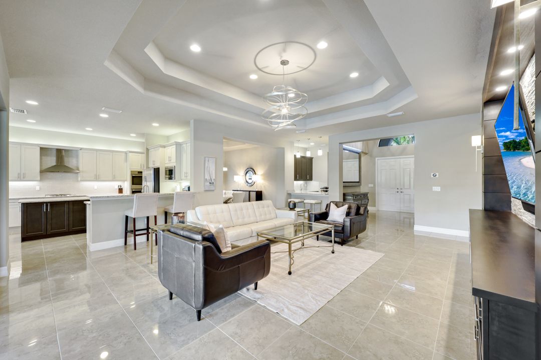 4394 Caldera Cir, Naples, FL 34119