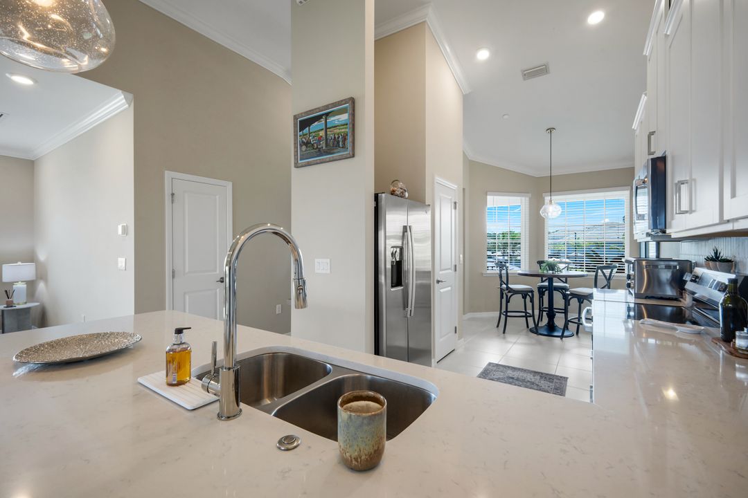 11811 Venetian Lagoon Dr #204, Fort Myers, FL 33913