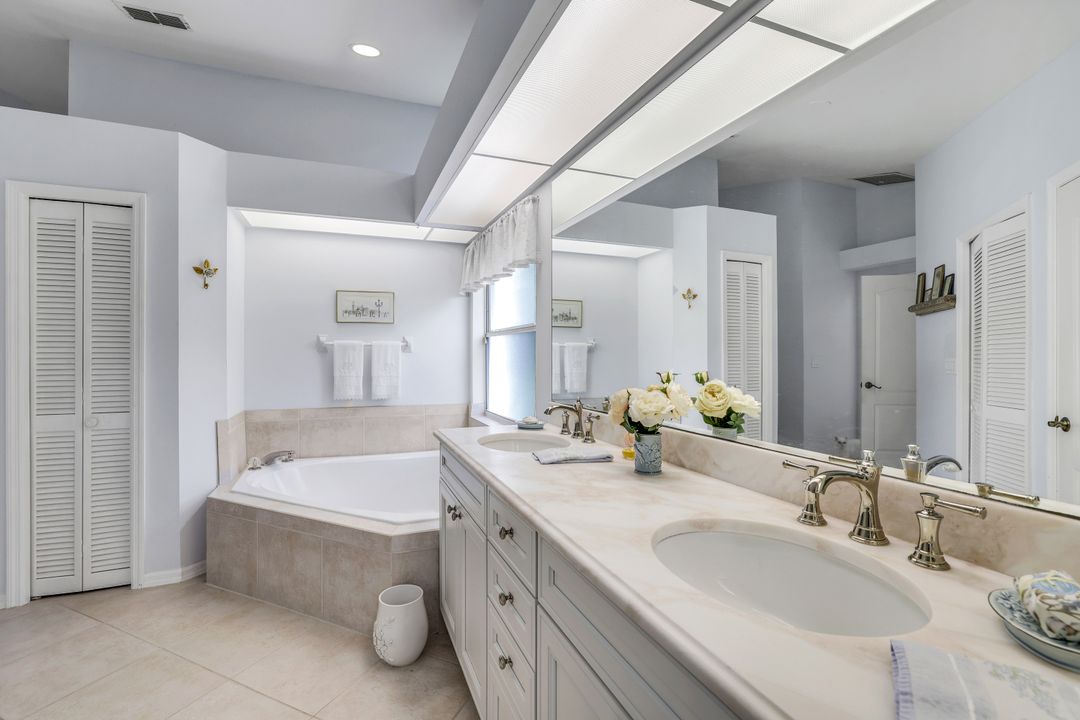 210 Belville Blvd, Naples, FL 34104