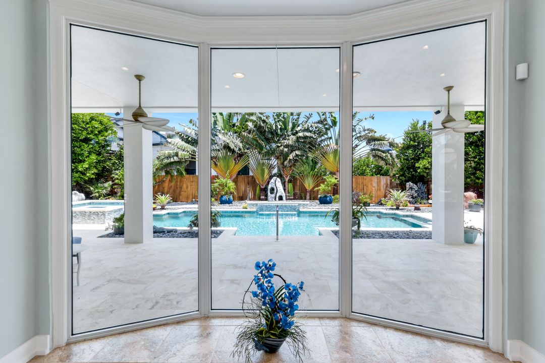 491 Wedge Dr, Naples, FL 34103