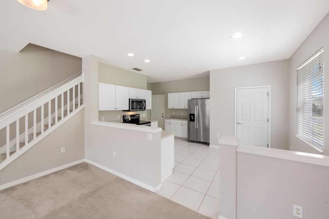 1088 Oxford Ln #48, Naples, FL 34105