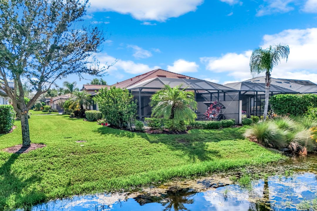 7659 Jacaranda Ln, Naples, FL 34114