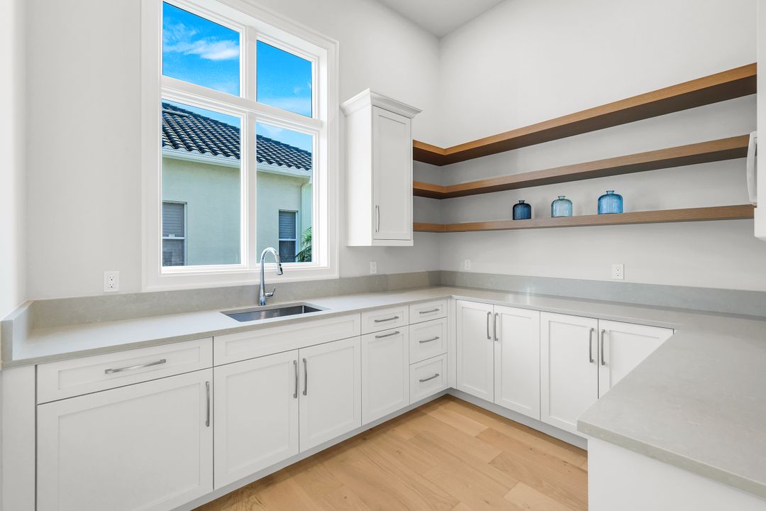 713 Nautilus Ct, Marco Island, FL 34145