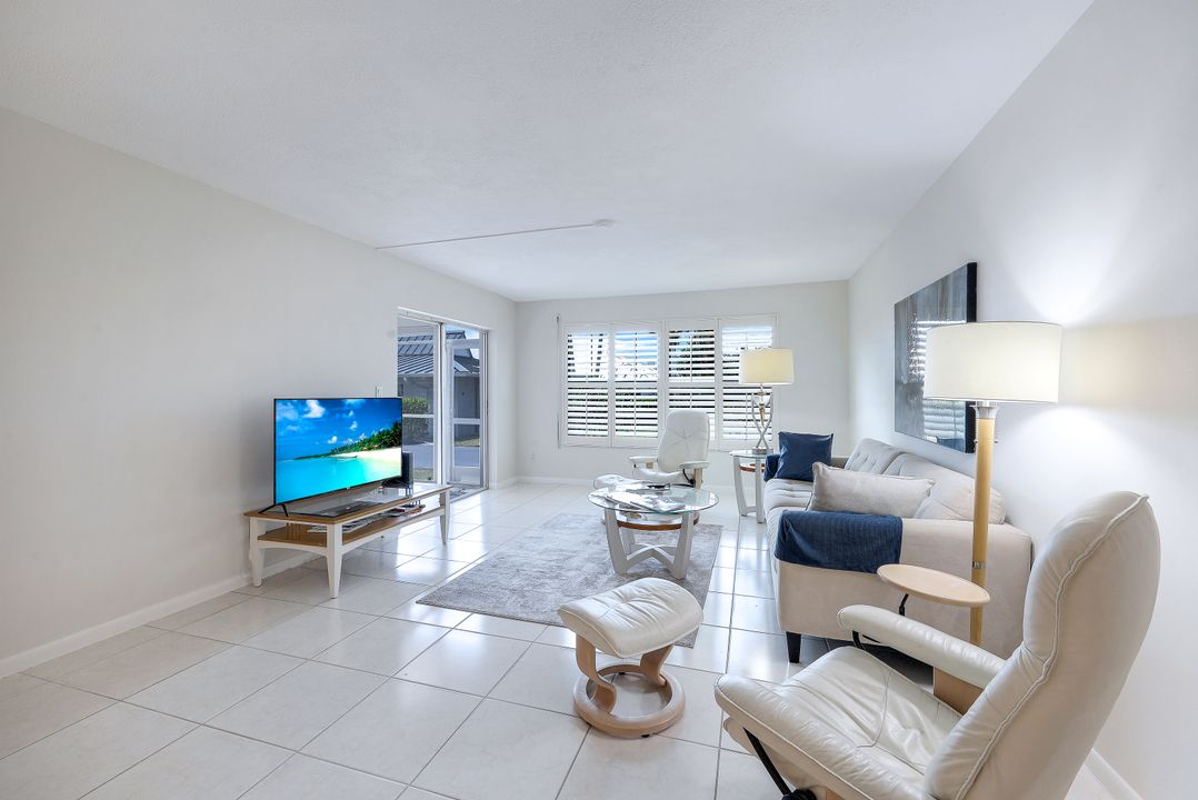 4200 Belair Ln #111, Naples, FL 34103