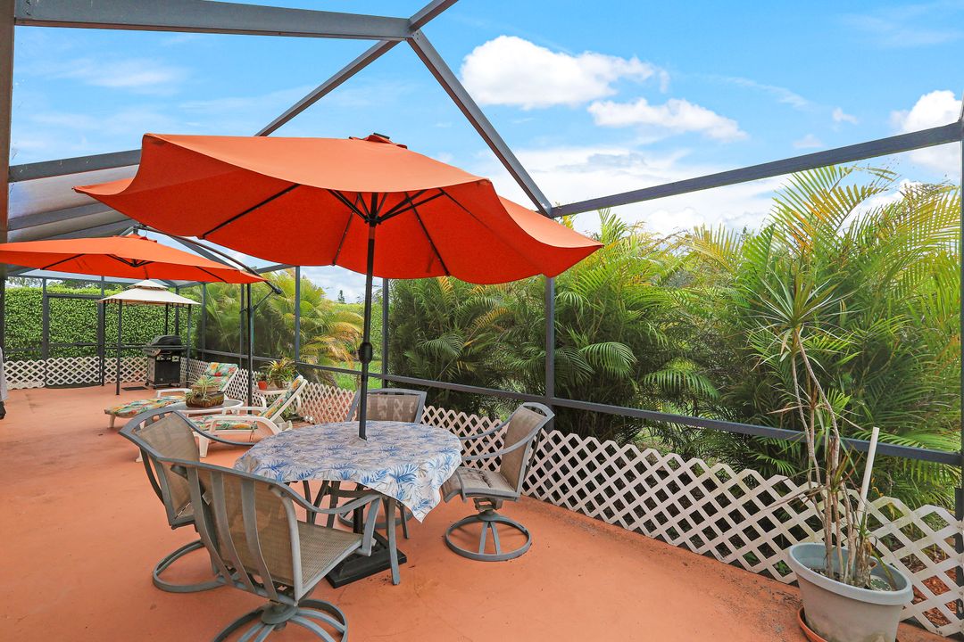 84 Valley Stream Ln, Naples, FL 34113