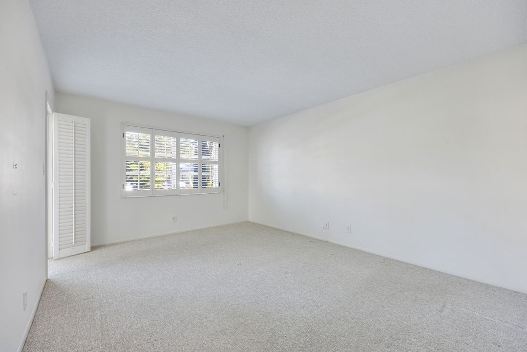 280 2nd Ave S #103, Naples, FL 34102