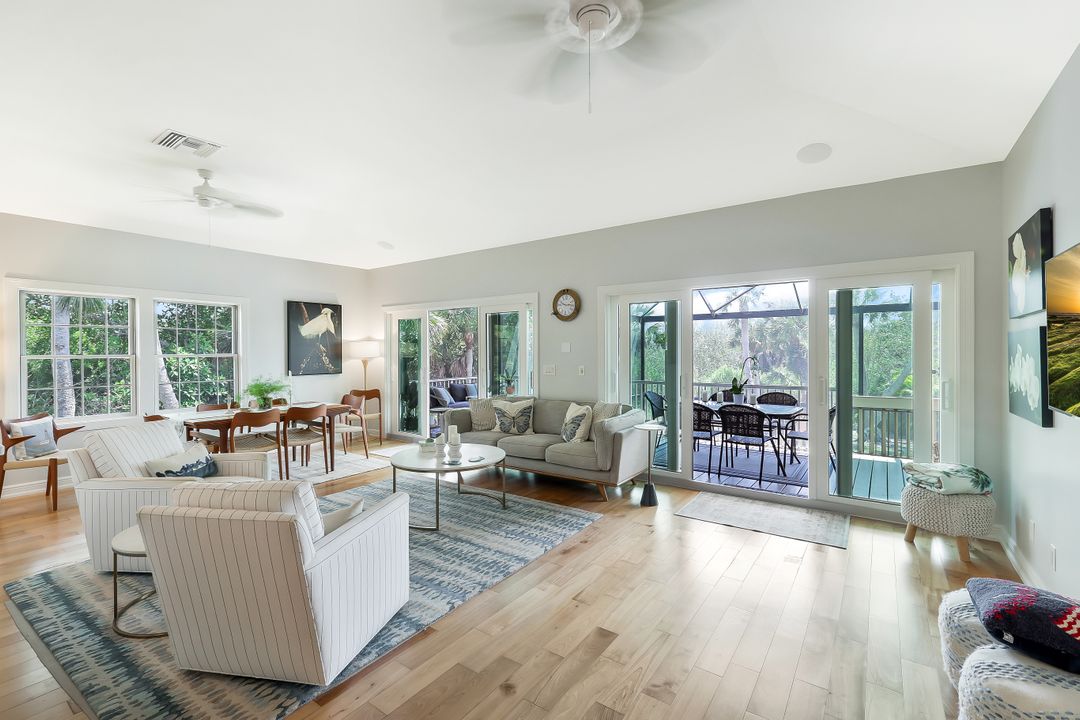 2130 Sunset Cir, Sanibel, FL 33957