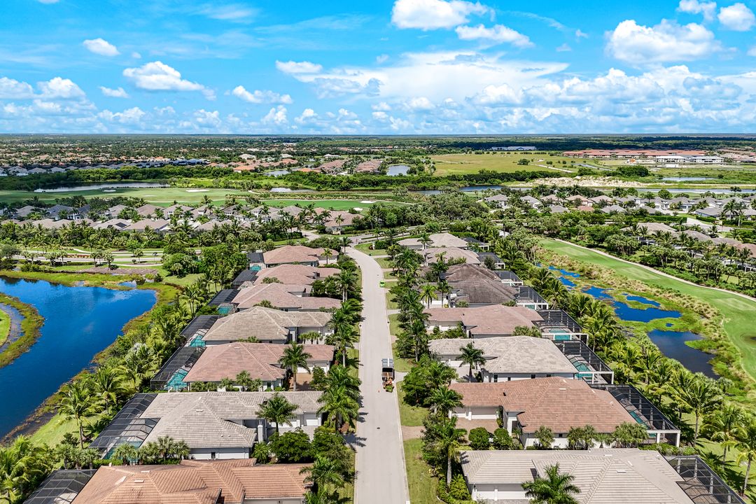 3154 Malaga Way, Naples, FL 34105