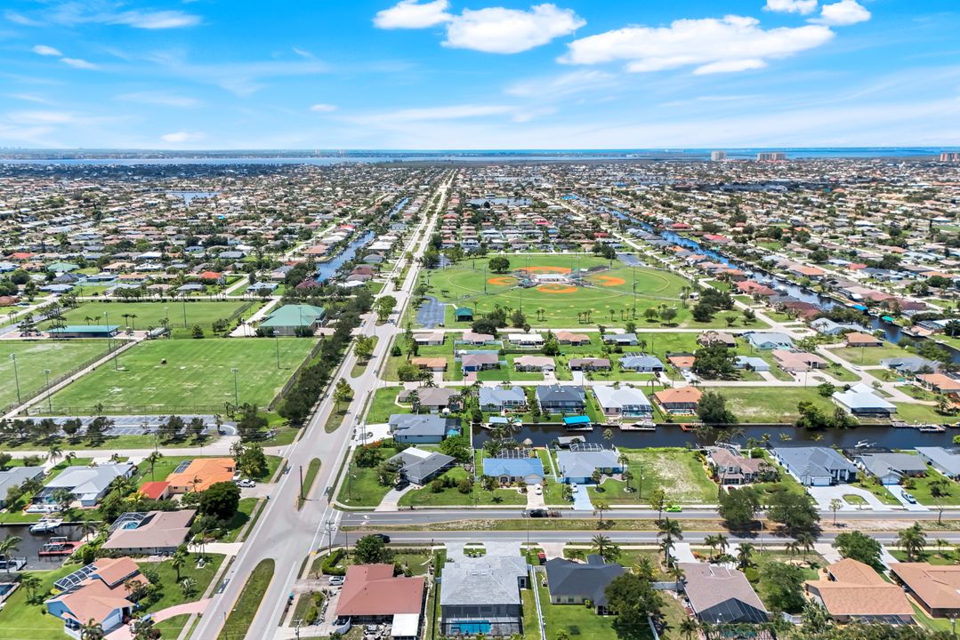405 Mohawk Pkwy, Cape Coral, FL 33914