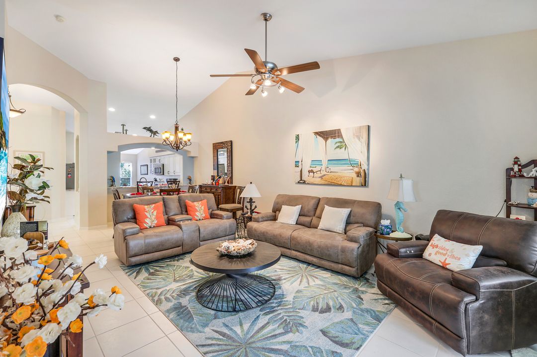 8199 Ibis Cove Cir, Naples, FL 34119