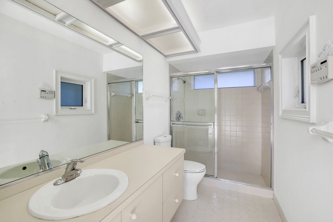 4502 Silver Fox Dr, Naples, FL 34119