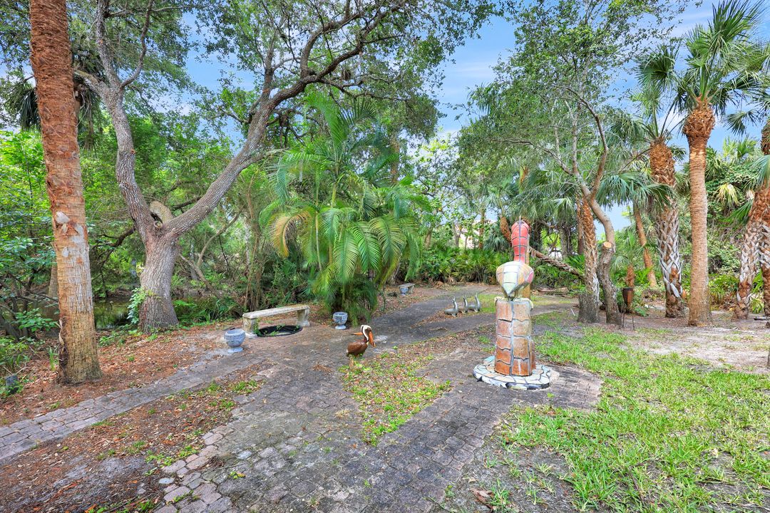 1904 Bethany Pl, Naples, FL 34109
