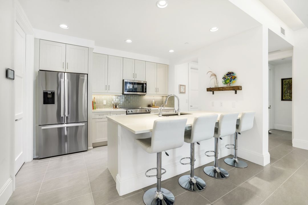 1035 3rd Ave S #215, Naples, FL 34102