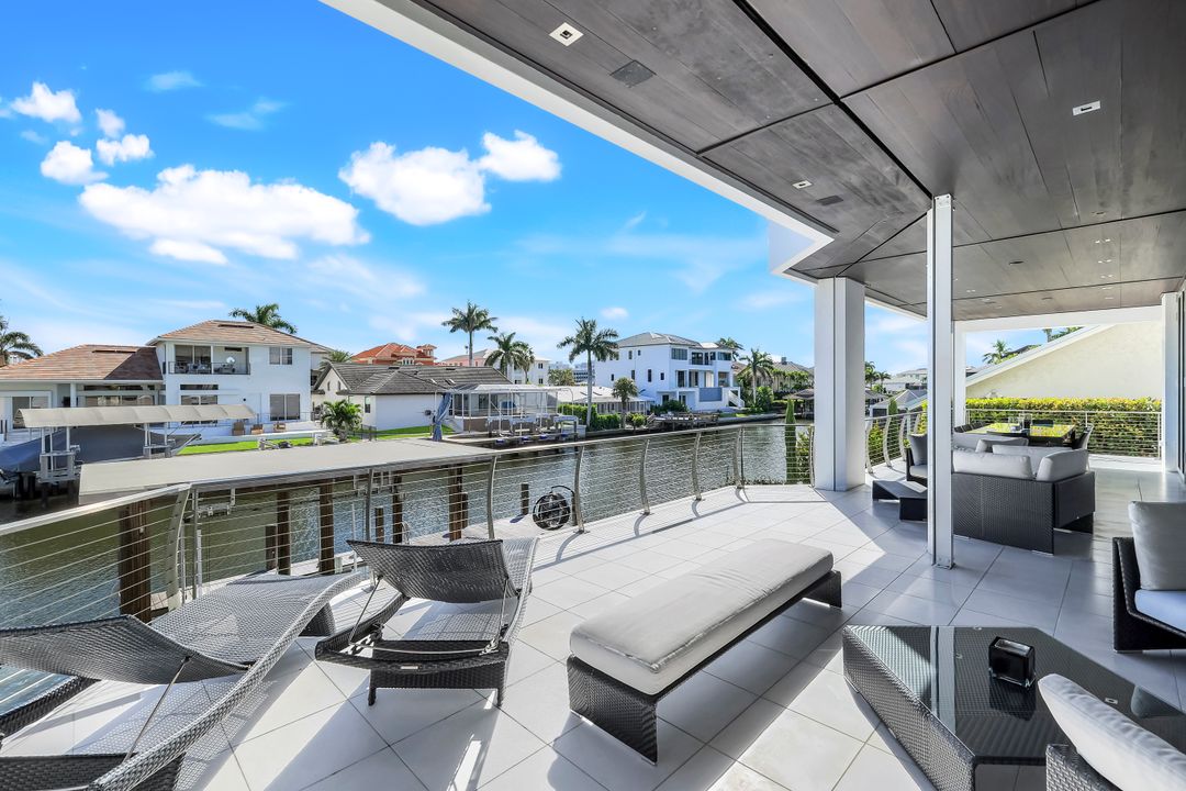 260 Channel Dr, Naples, FL 34108