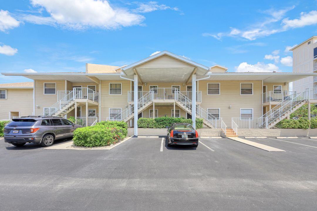 1060 Swallow Ave #207, Marco Island, FL 34145