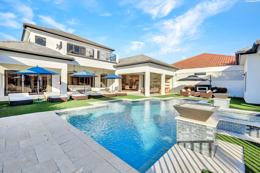 16988 Fairgrove Way, Naples, FL 34110