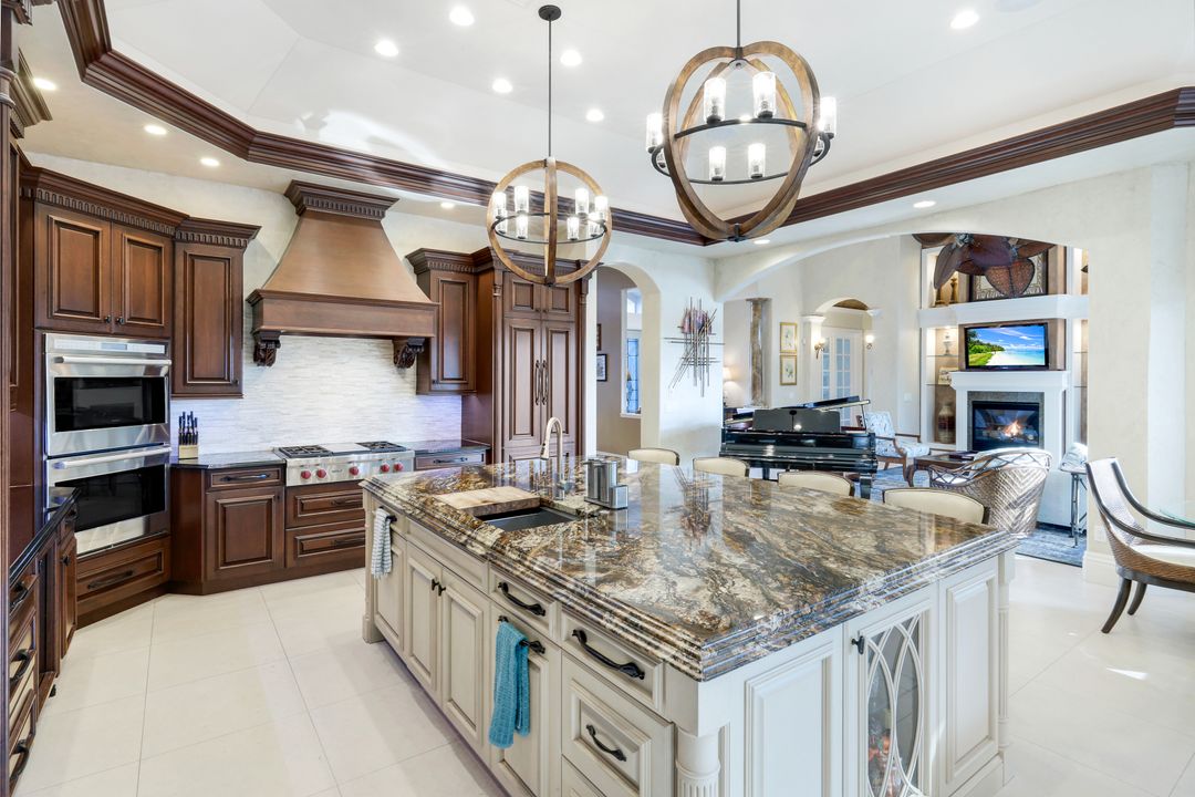 15295 Pembroke Point, Naples, FL 34110