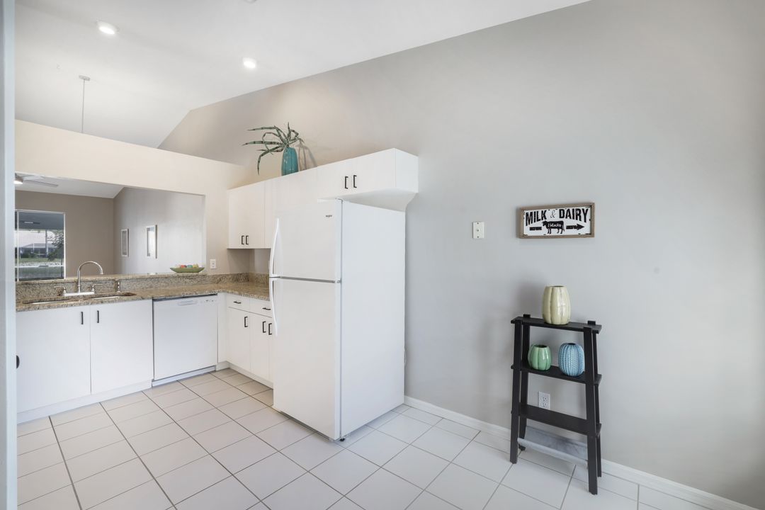 661 Captn Kate Ct, Naples, FL 34110