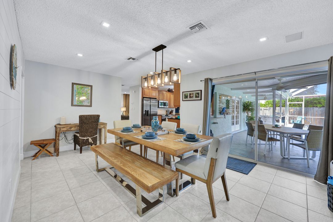 122 Palm River Blvd, Naples, FL 34110