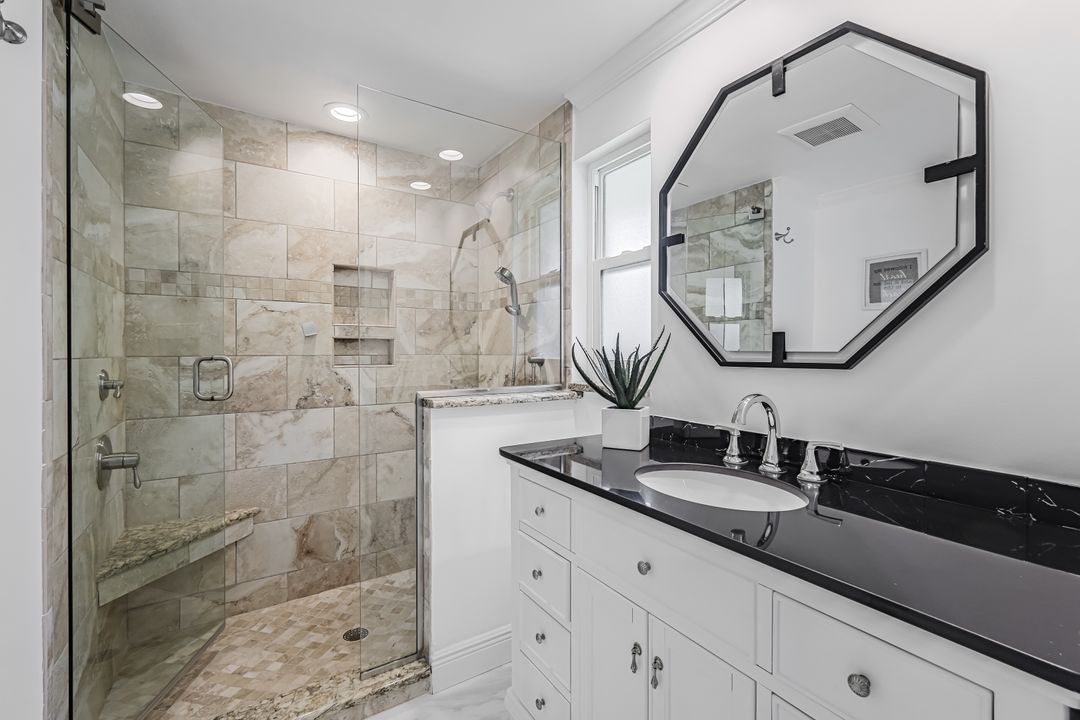 455 Bayside Ave, Naples, FL 34108