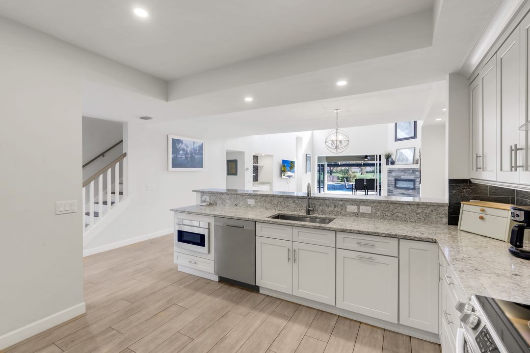 11612 Quail Village Way, Naples, FL 34119