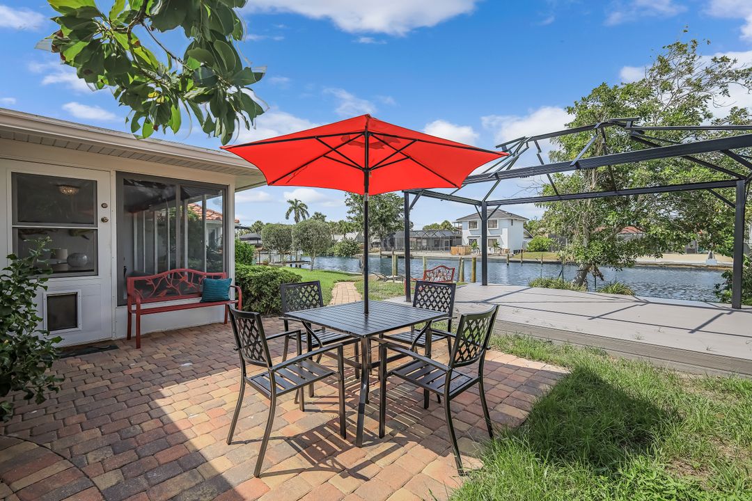 455 Bayside Ave, Naples, FL 34108