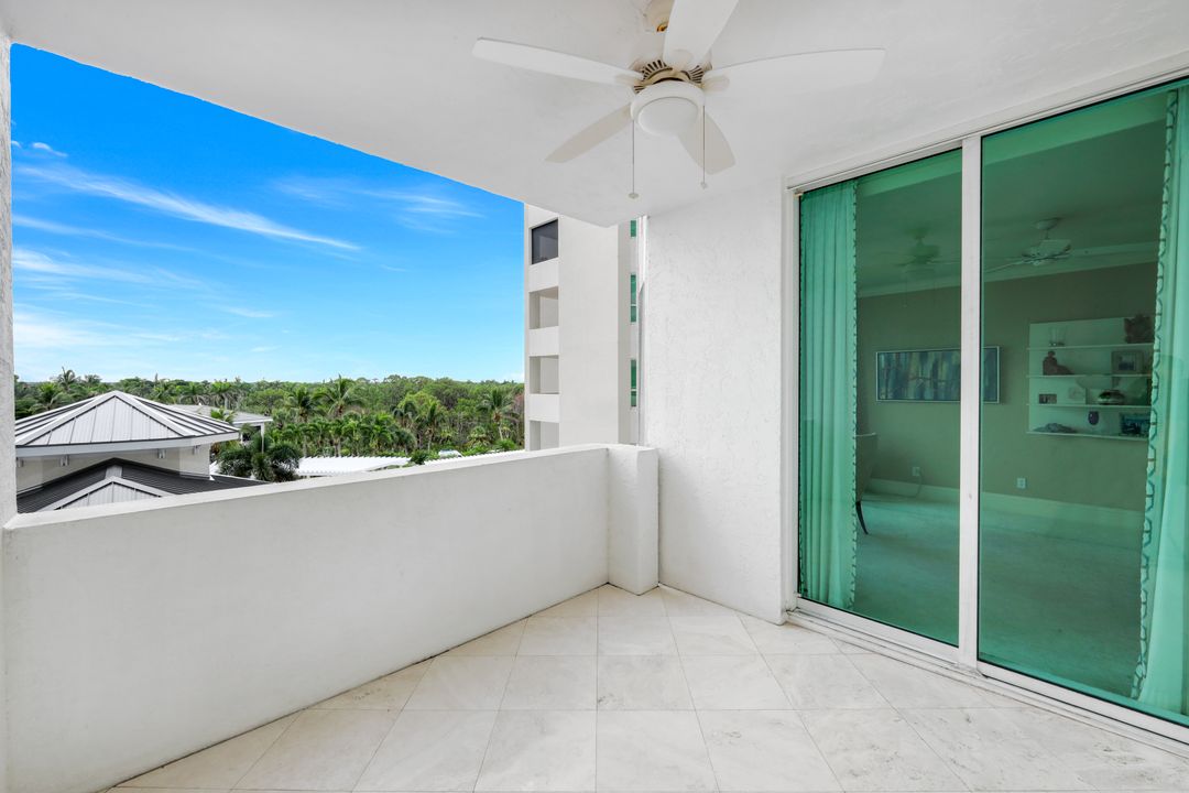 285 Grande Way #503, Naples, FL 34110