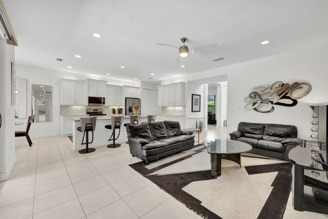 13750 Callisto Ave, Naples, FL 34109