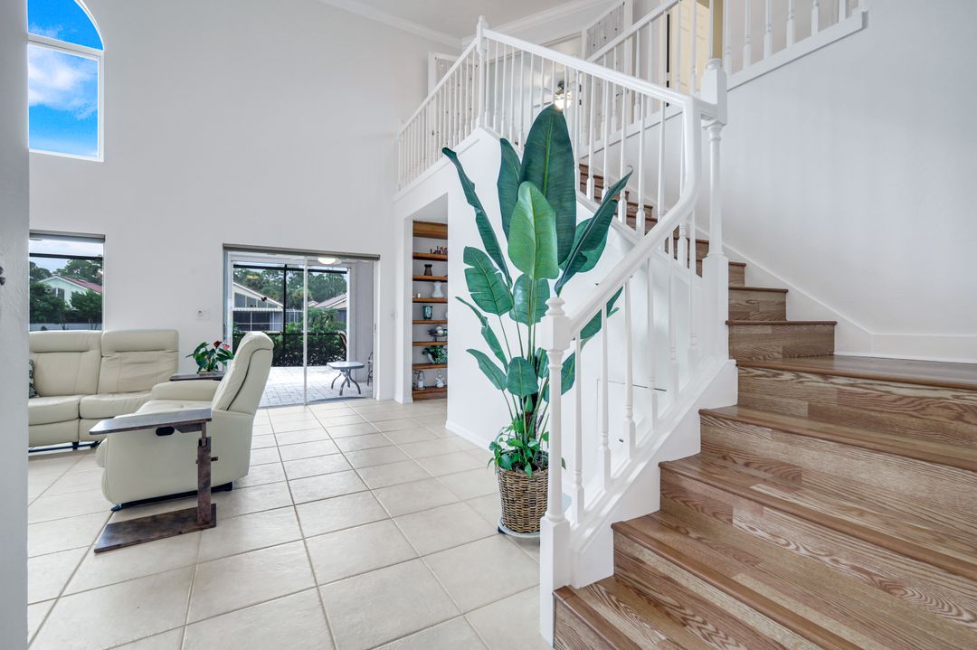 172 Sabal Lake Dr, Naples, FL 34104