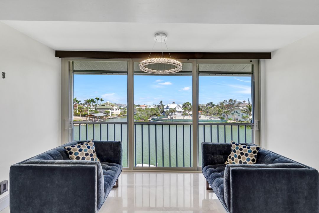 10684 Gulf Shore Dr #B301, Naples, FL 34108