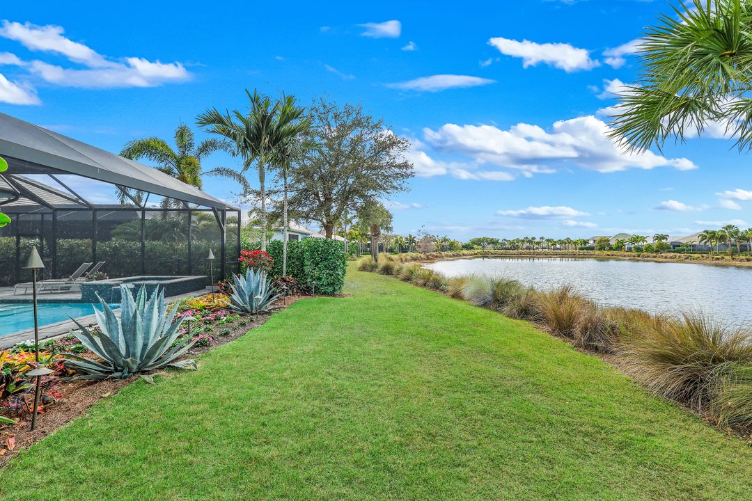 5715 Clarendon Dr, Naples, FL 34113