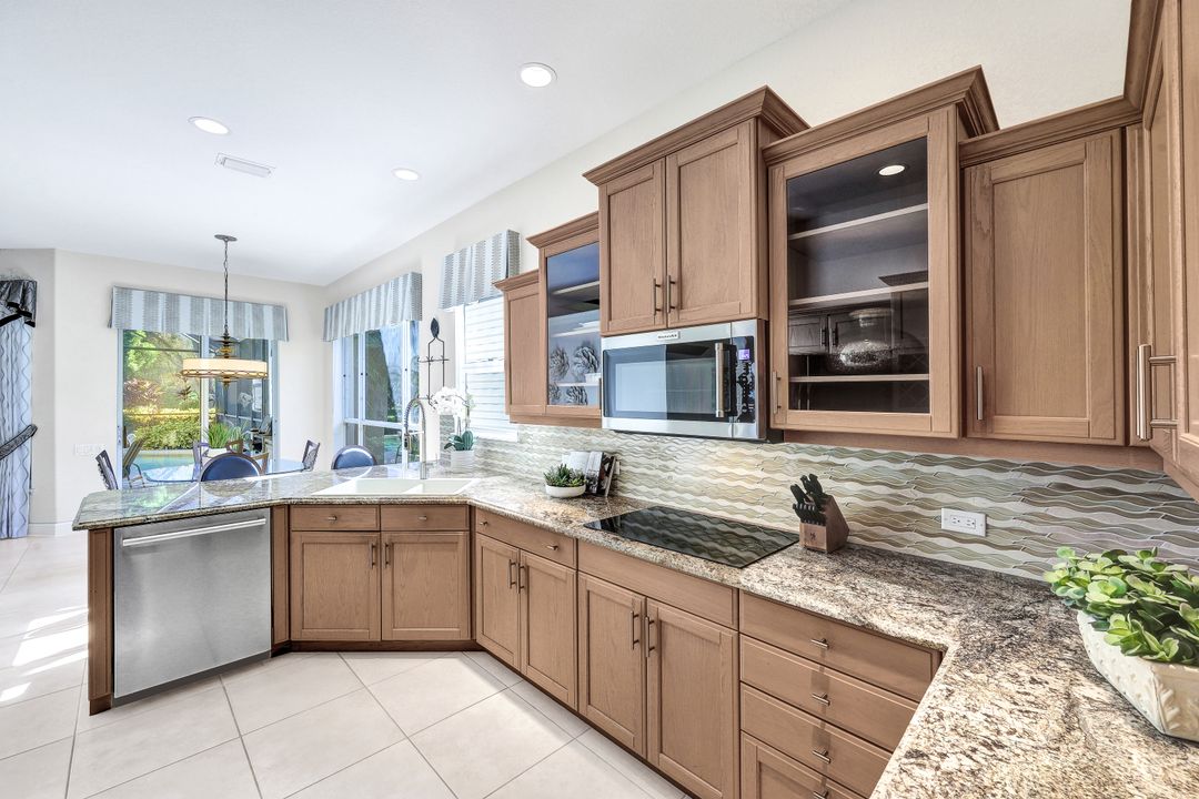 1769 Ivy Pointe Ct, Naples, FL 34109