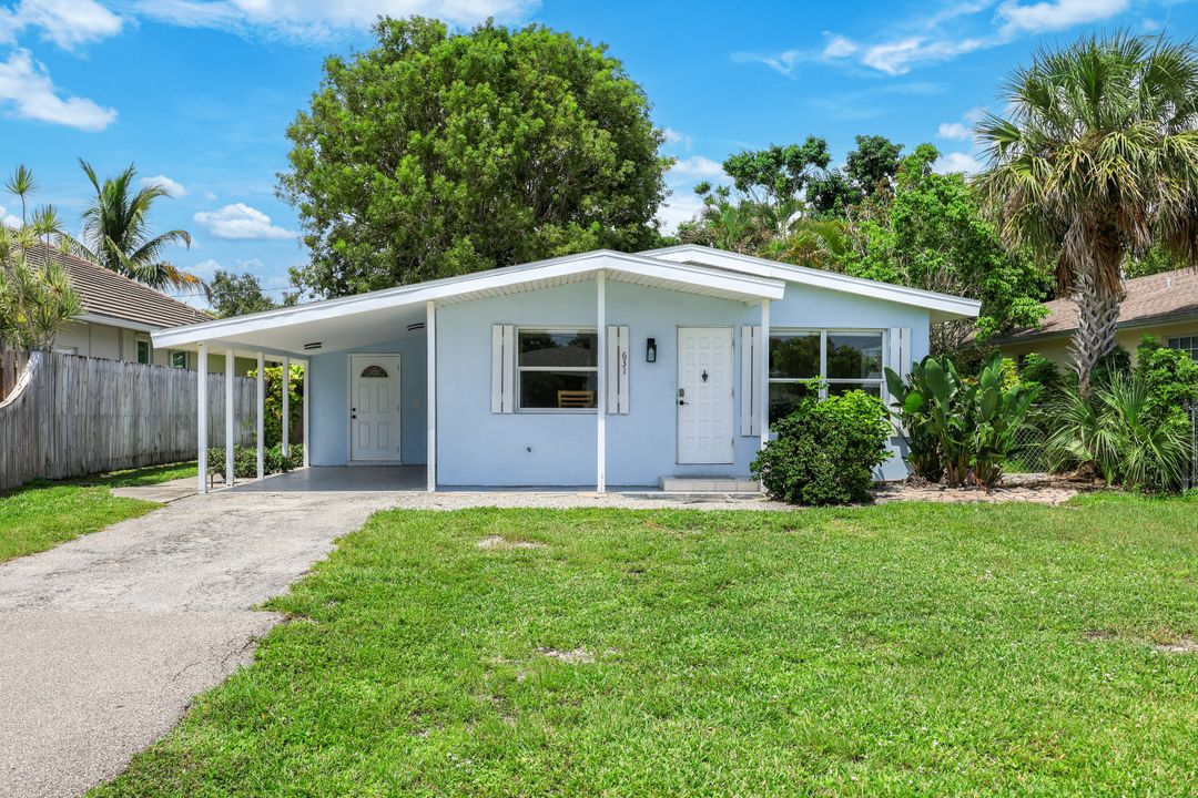 631 108th Ave N, Naples, FL 34108