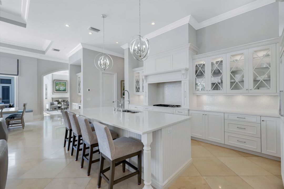 2558 Escada Ct, Naples, FL 34109