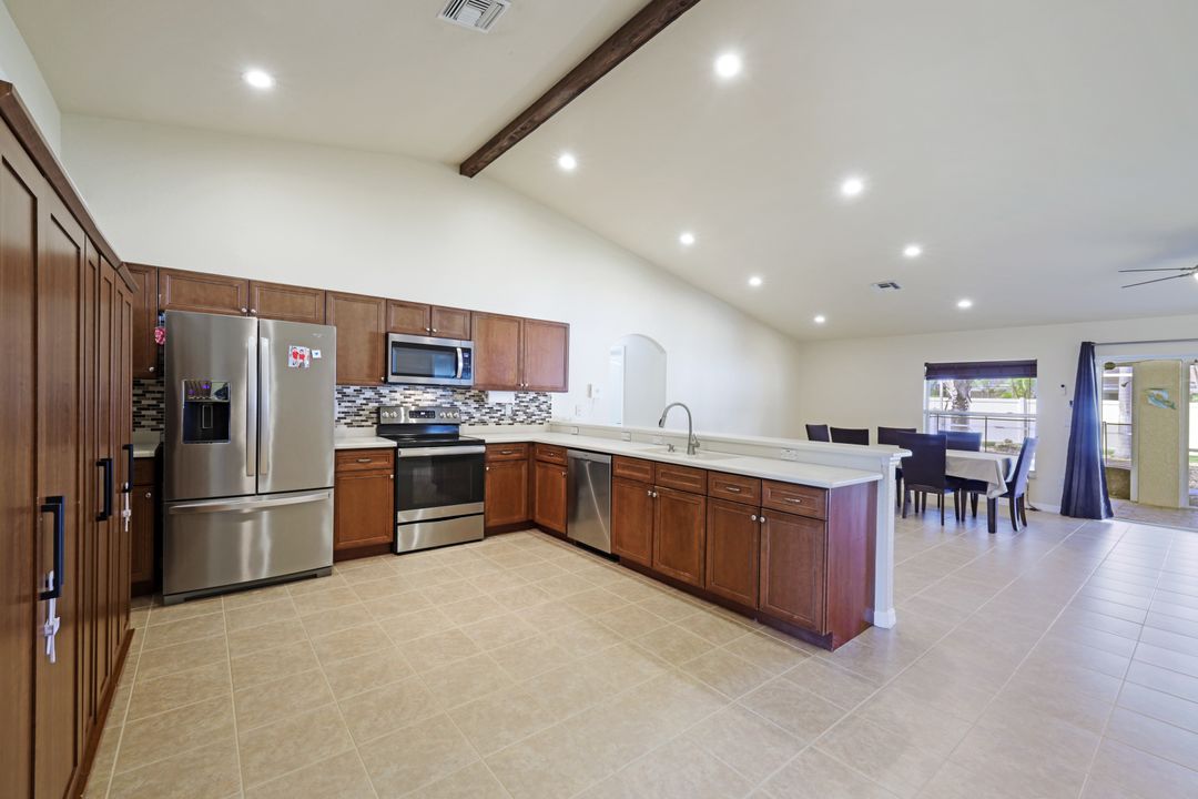 153 SE 27th Terrace, Cape Coral, FL 33904