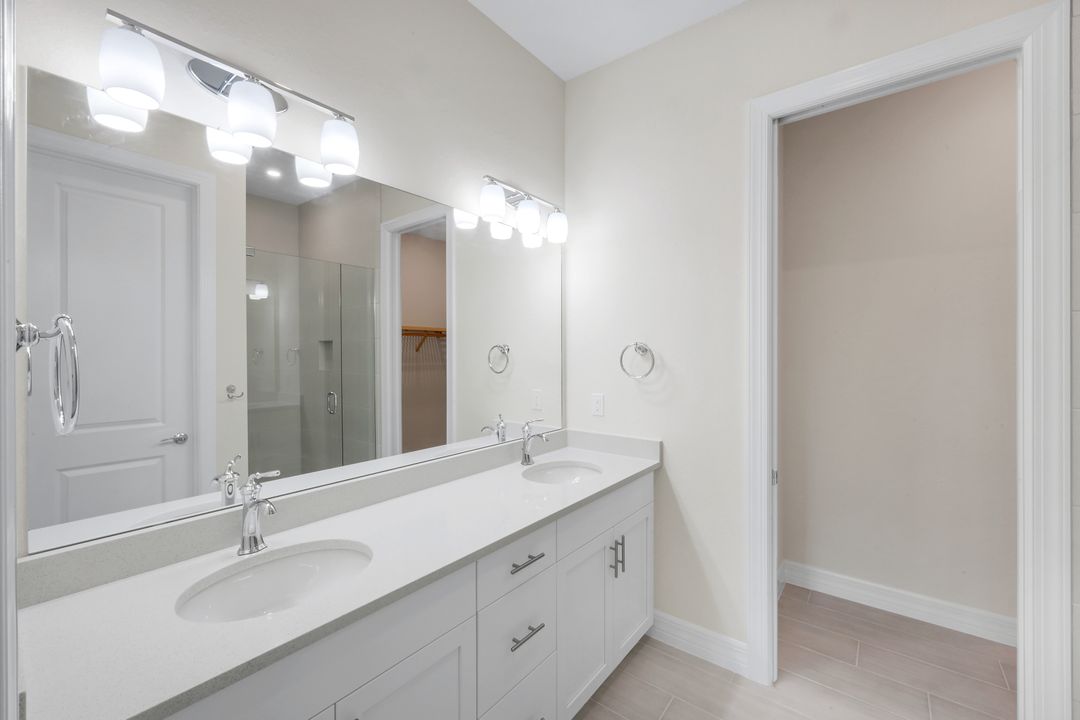 280 Antilles Wy E #101, Naples, FL 34112