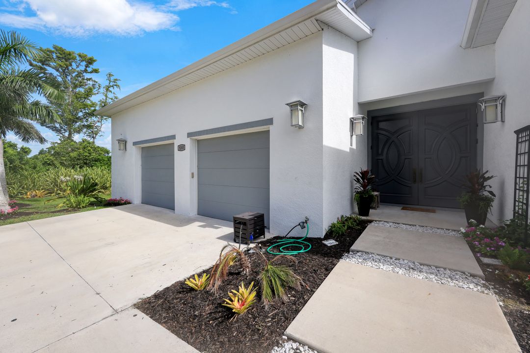 5203 Raintree Ln, Naples, FL 34113